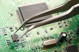 How Does PCB Board Assembly Manufacturing Contribute to Miniaturization?